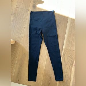 Girlfriend Collective Leggings blue size medium high rise compressive legging